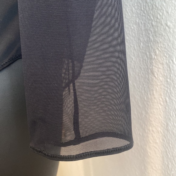 🎉MESH LONG SLEEVE BODY MESH MANIA size Large fits like a Medium. - Picture 9 of 13